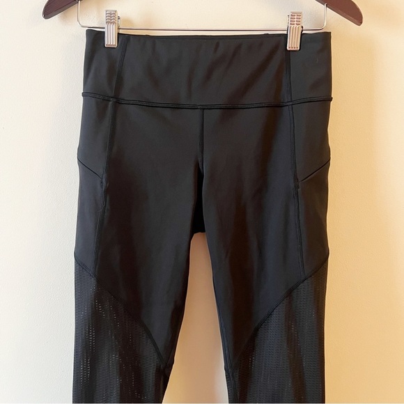 Athleta Mid Rise Mesh Contender Capri Black Leggings Women's Size Small - Picture 3 of 11